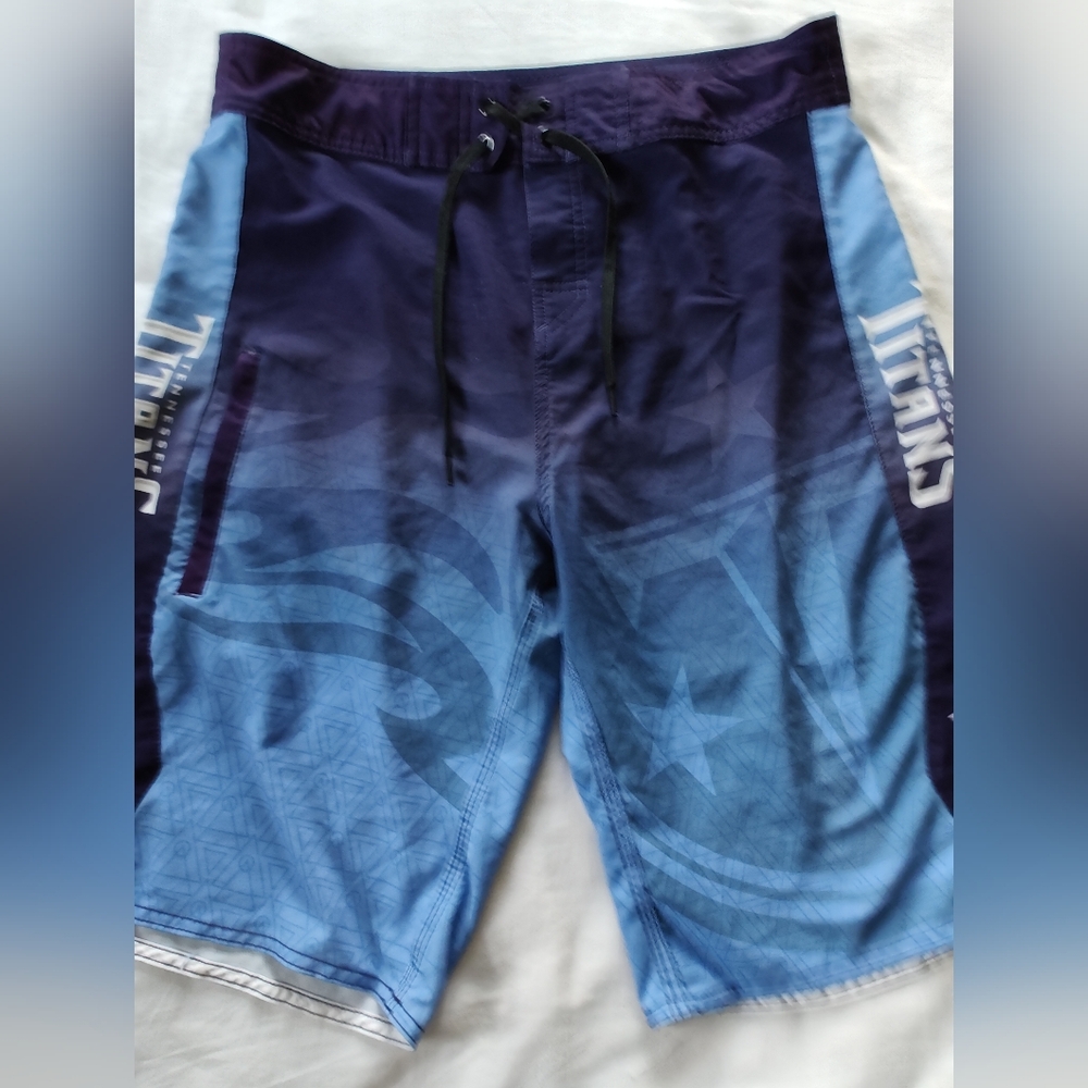Tennessee Titans Men's NFL Team Apparel Board Shorts Size 34 11" Inseam.